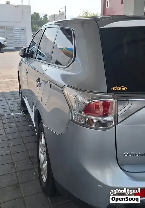 Mitsubishi Outlander 2014 photo 2