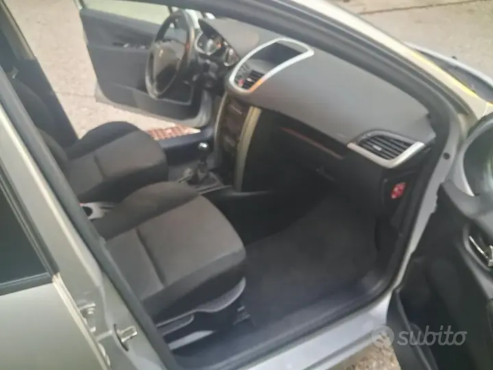 Peugeot 207 2007 photo 4