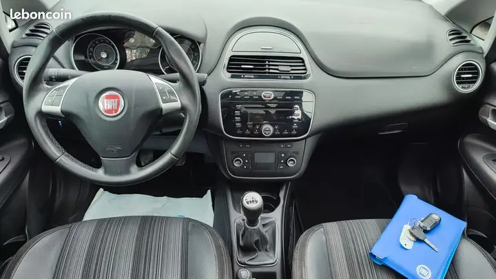 Fiat Punto Evo 2011 photo 2