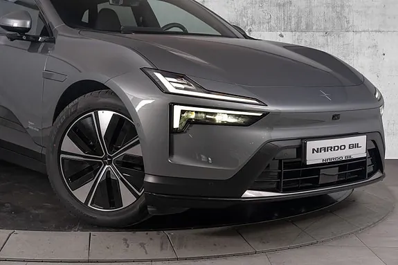 Polestar 4 2025 photo 2