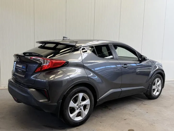 Toyota C-Hr 2019 photo 2