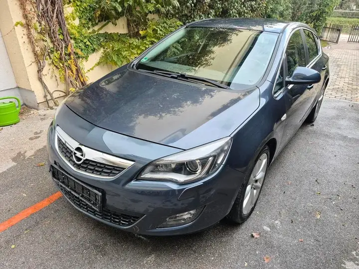 Opel Astra J