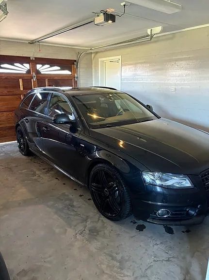 Audi A4 2009 photo 2