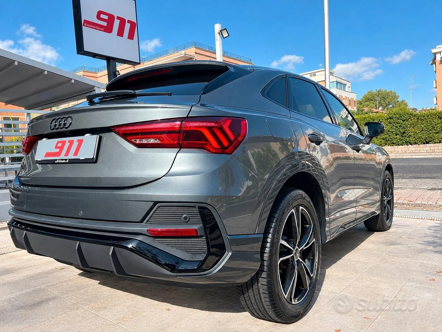 Audi Q3 2022 photo 2