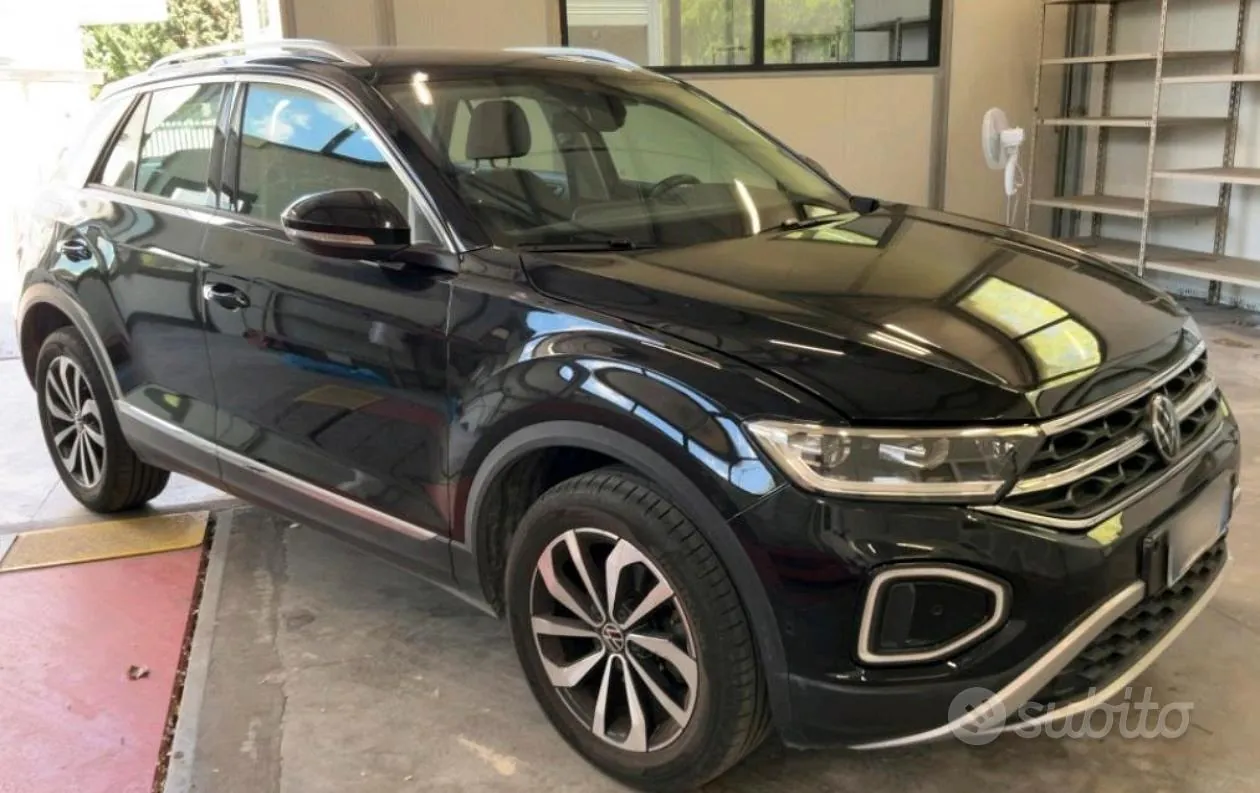 Volkswagen T-Roc 2023 photo 3