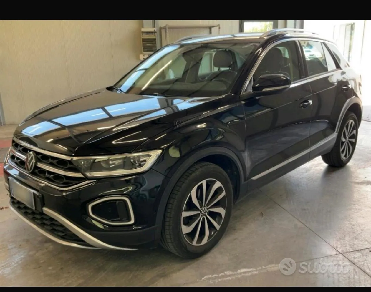 Volkswagen T-Roc 2023 photo 2