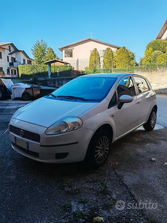 Fiat Grande Punto 2009 photo 5