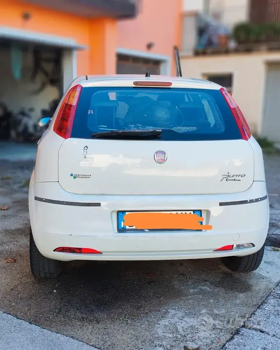 Fiat Grande Punto 2009 photo 3