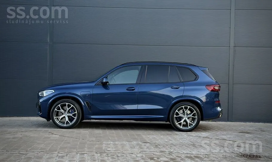 BMW X5 2021 photo 2