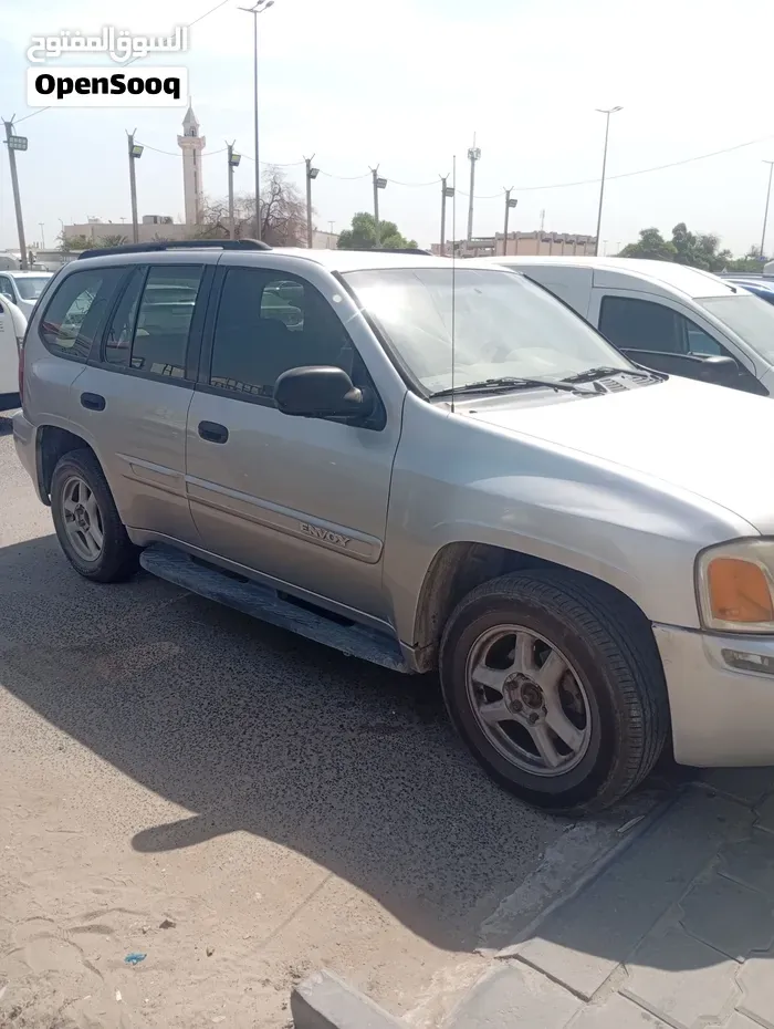 GMC Envoy 2004 photo 2