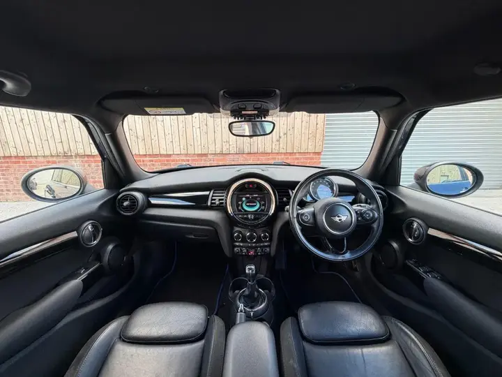 Mini Hatch 2016 photo 3