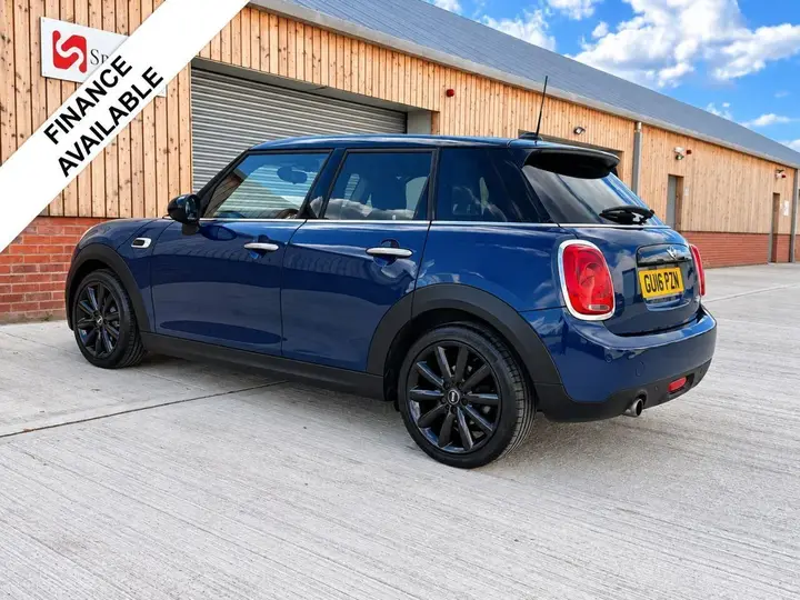 Mini Hatch 2016 photo 2