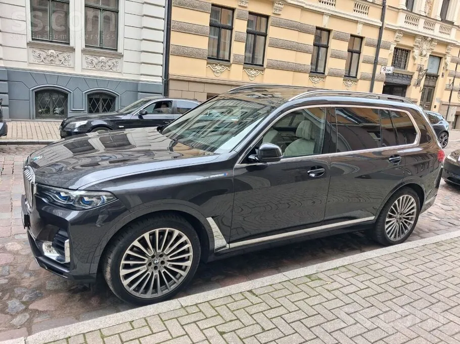 BMW X7 2020 photo 2
