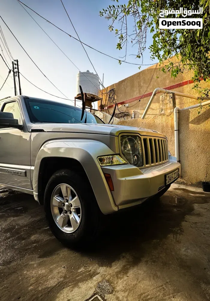 Jeep Liberty 2009 photo 2