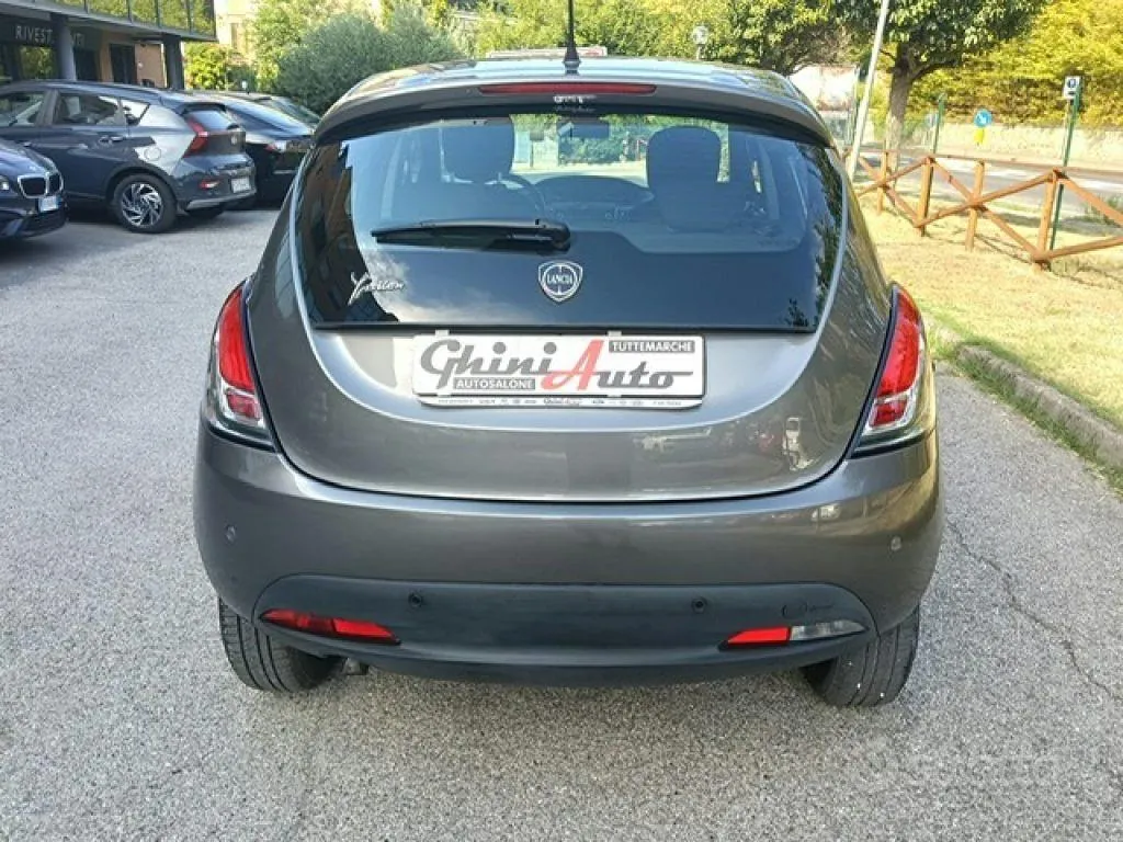 Lancia Ypsilon 2015 photo 3