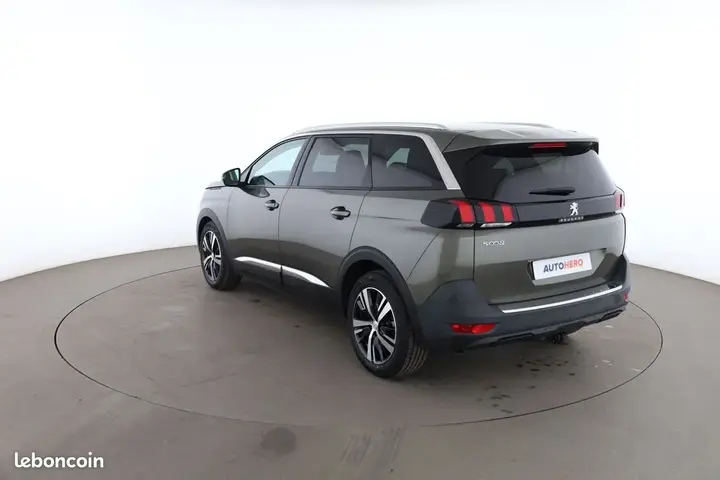 Peugeot 5008 2019 photo 2