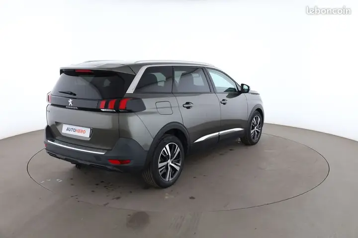 Peugeot 5008 2019 photo 3