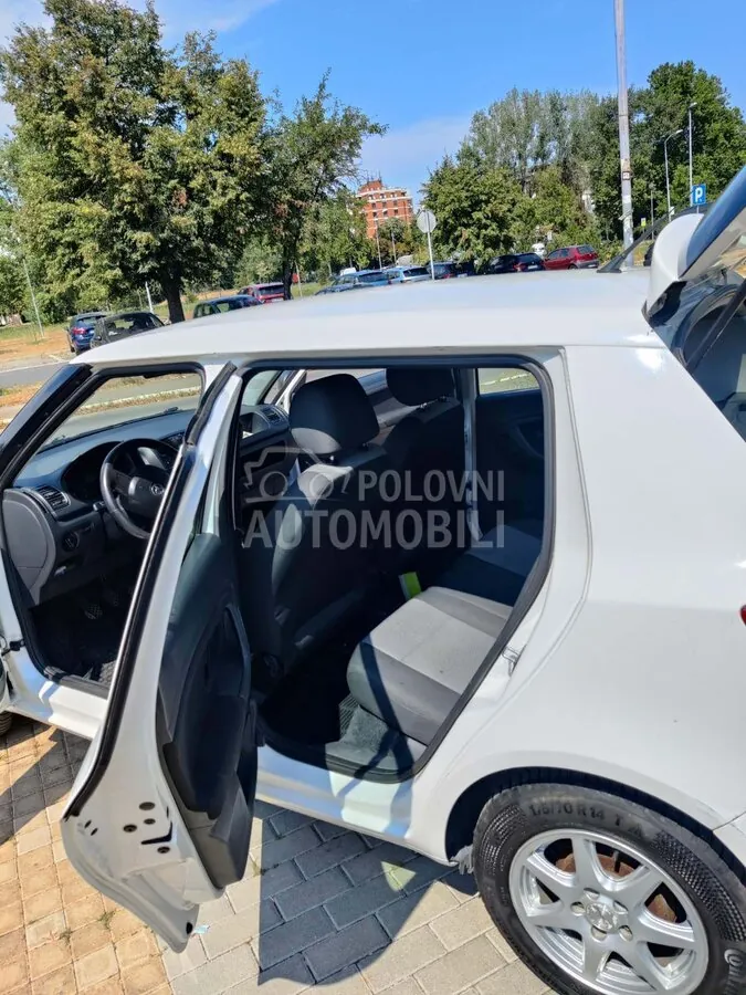 Skoda Fabia 2013 photo 3