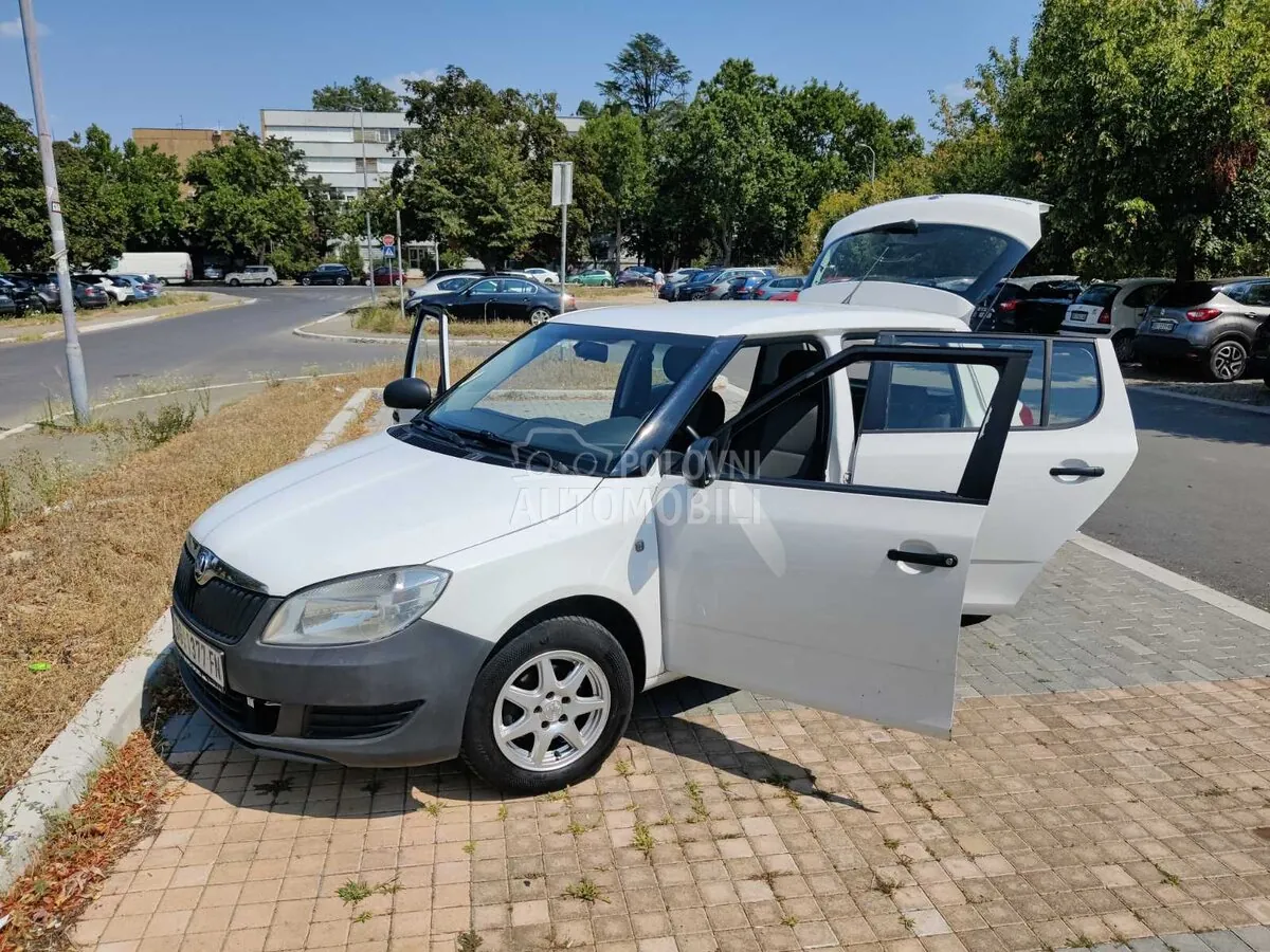 Skoda Fabia 2013 photo 2
