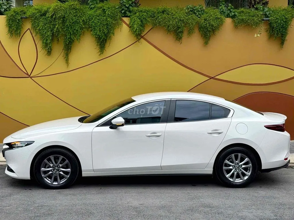 Mazda 3 2023 photo 2