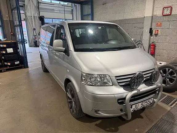 Volkswagen Caravelle 2006 photo 2