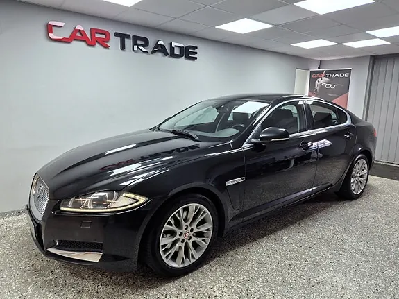 Jaguar Xf 2015 photo 2