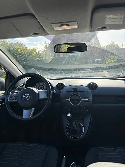 Mazda 2 2010 photo 5