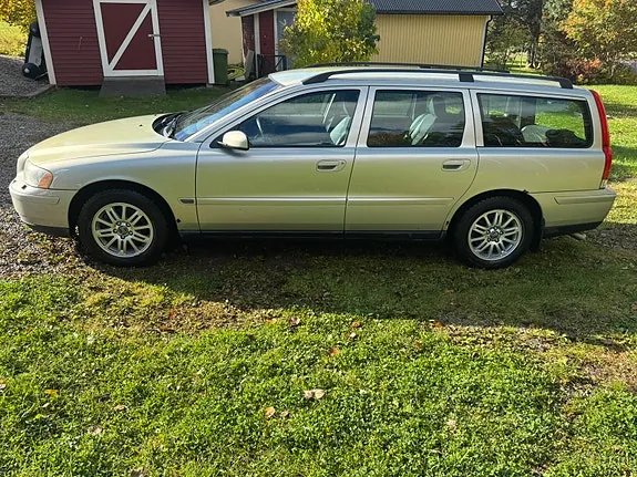 Volvo V70 2006 photo 2