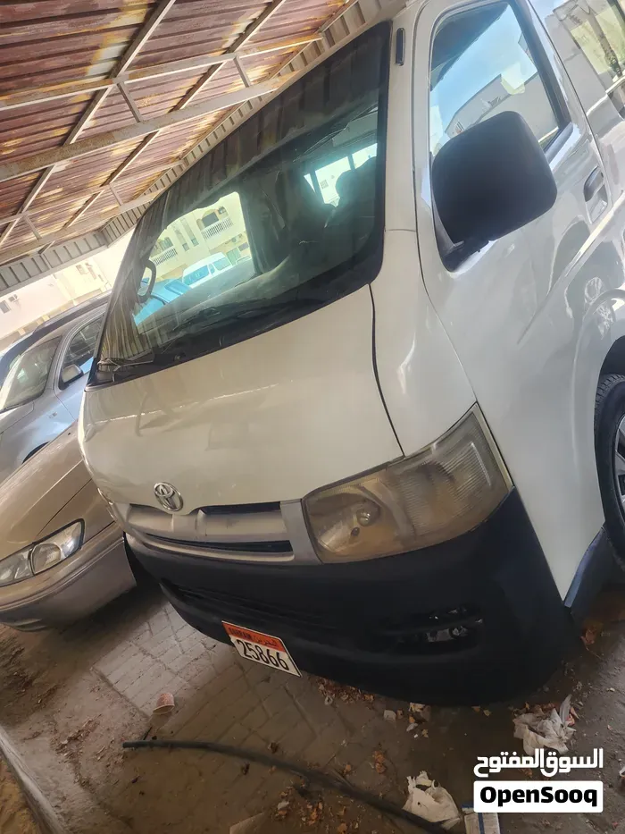 Toyota Hiace 2008 photo 2