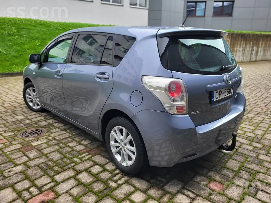 Toyota Verso 2012 photo 3