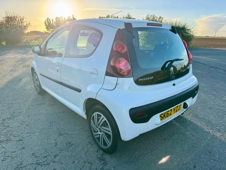 Peugeot 107 2012 photo 5