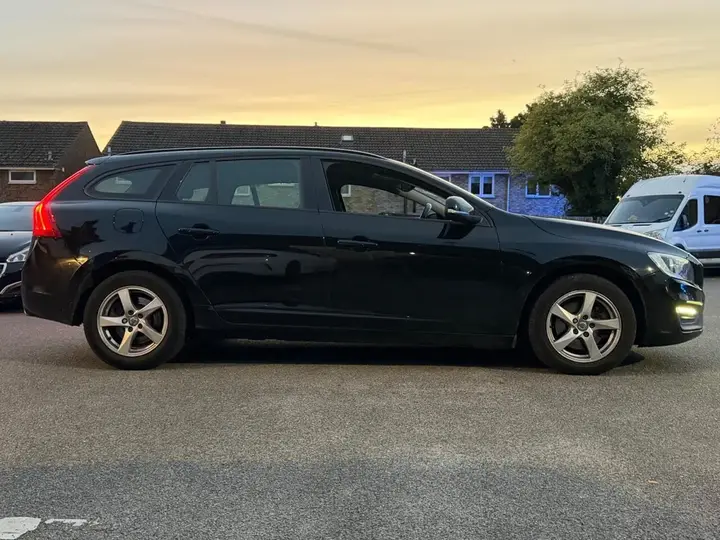 Volvo V60 2018 photo 4