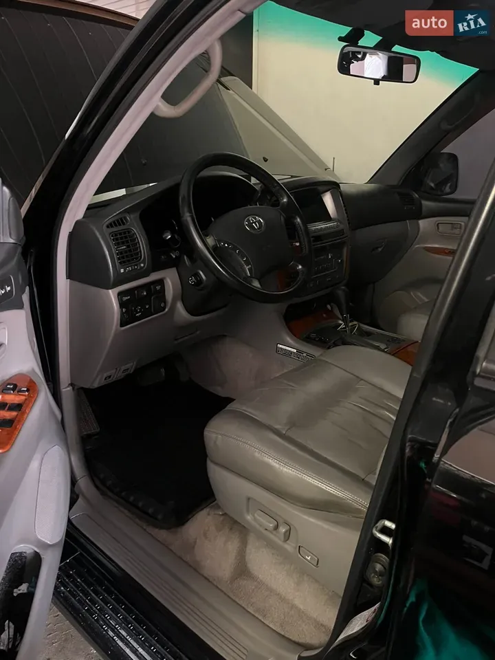 Toyota Land Cruiser 2003 photo 3