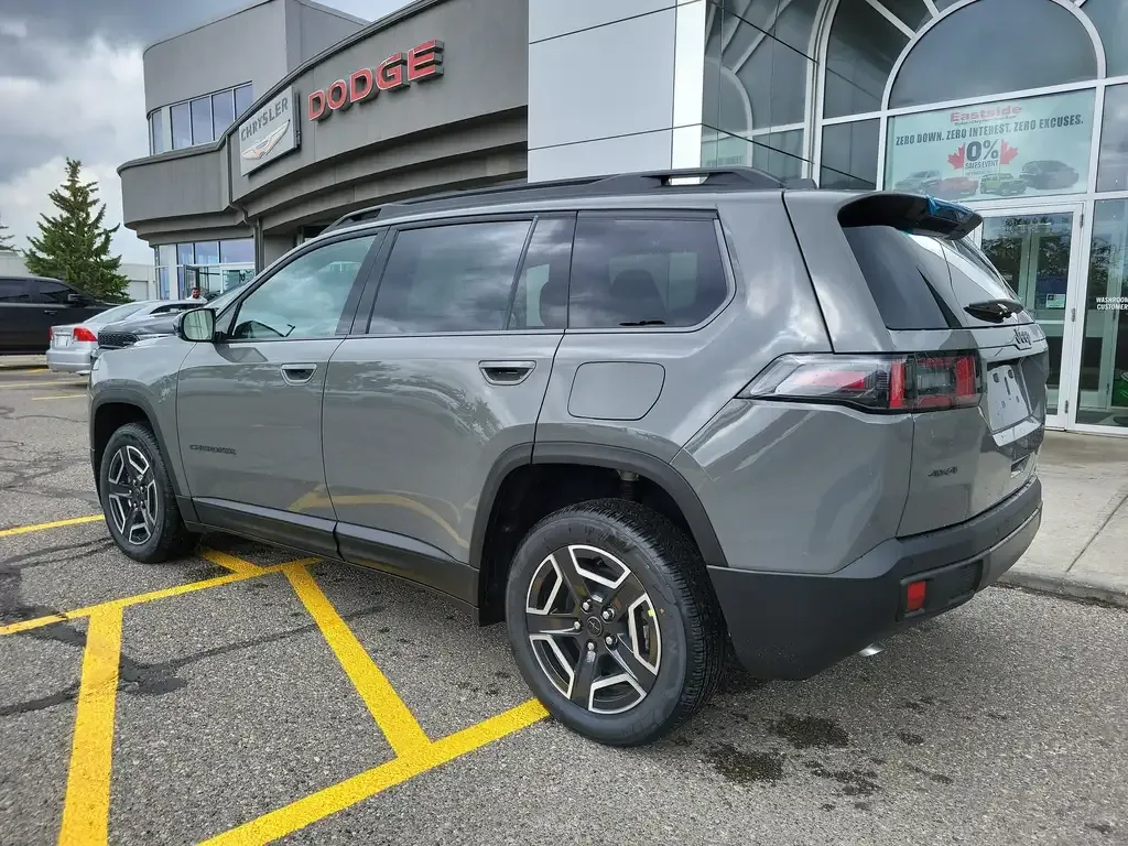 Jeep Cherokee 2026 photo 2