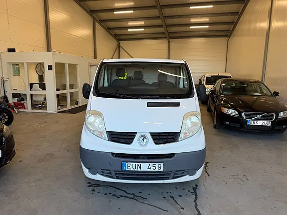 Renault Trafic 2014 photo 2