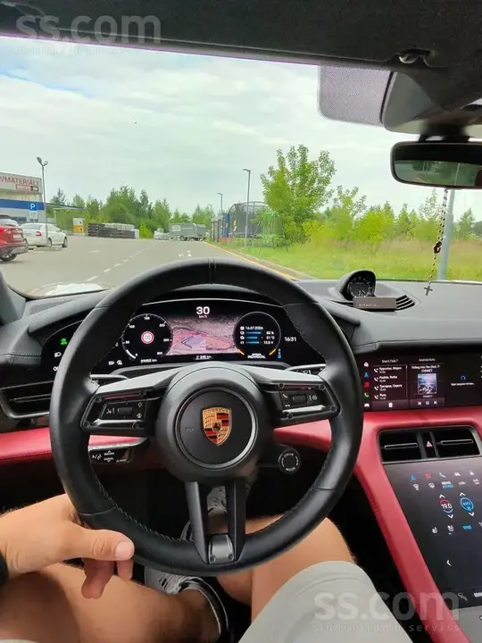 Porsche Taycan 2023 photo 2
