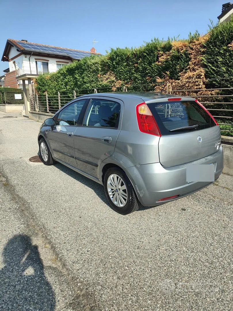 Fiat Grande Punto 2006 photo 3