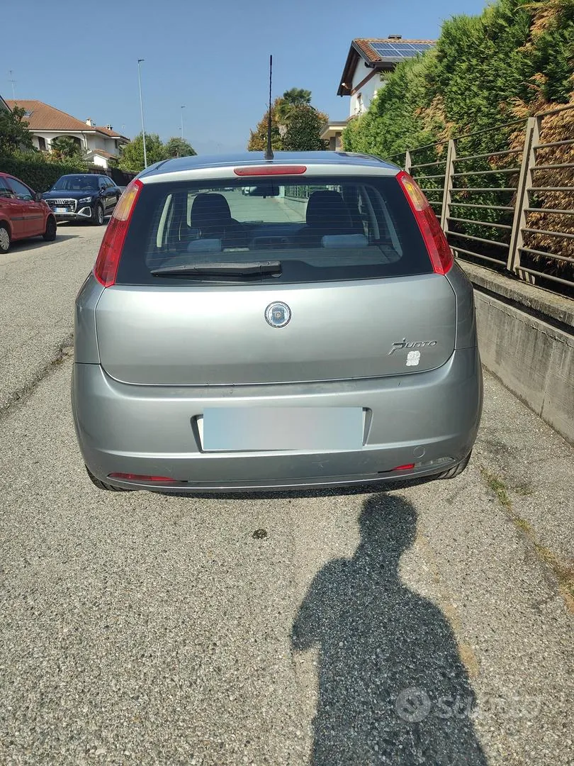 Fiat Grande Punto 2006 photo 2