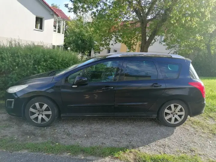 Peugeot 308 2012 photo 2