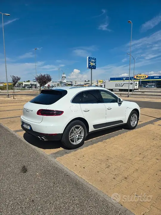 Porsche Macan 2016 photo 2