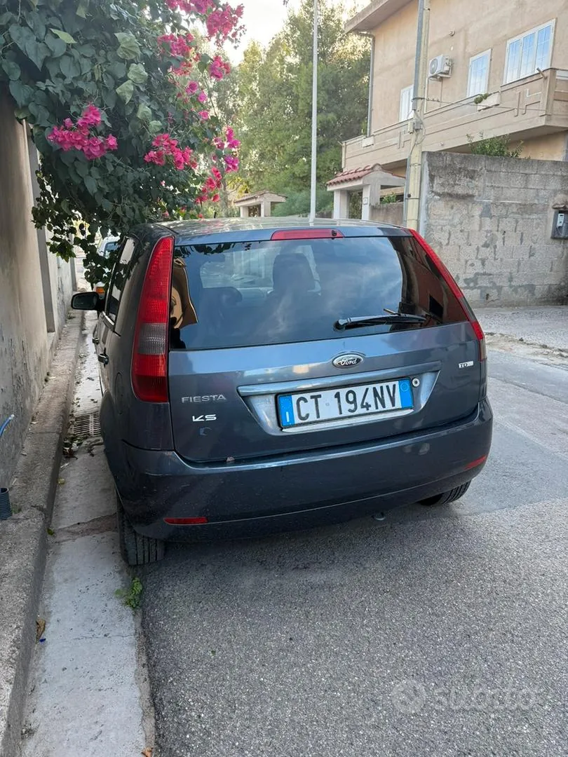 Ford Fiesta 2005 photo 3