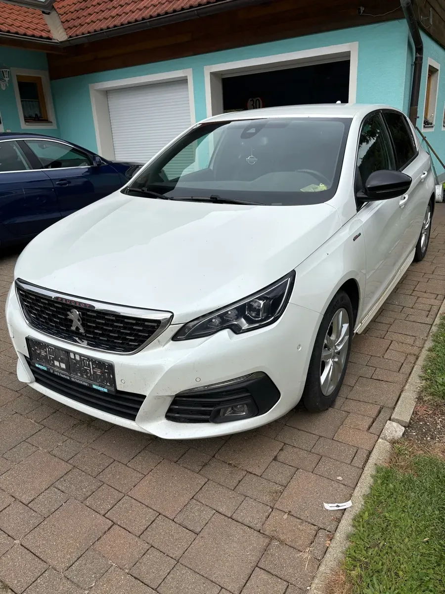 Peugeot 308 2017 photo 3