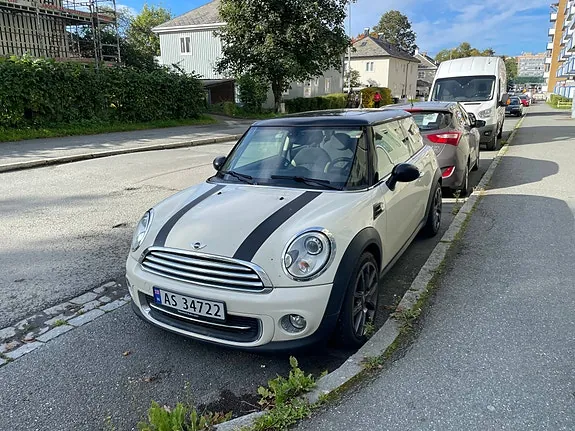 Mini Cooper 2011 photo 2