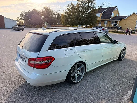 Mercedes-Benz E220 2012 photo 4