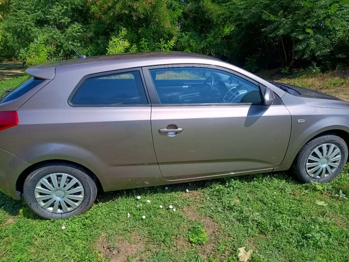 Kia Ceed 2009 photo 2