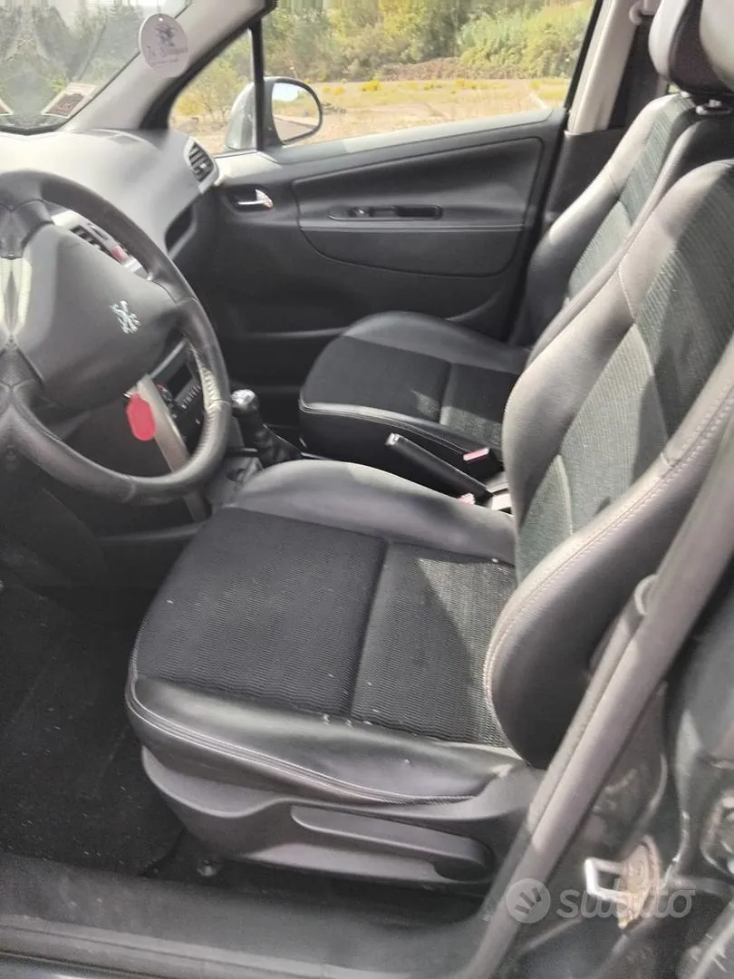 Peugeot 207 2010 photo 5
