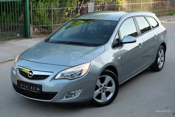 Opel Astra J