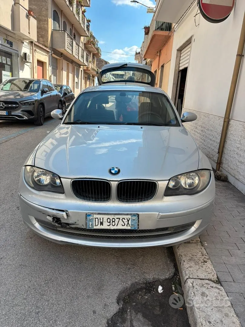 BMW 1 Series 2009 photo 2