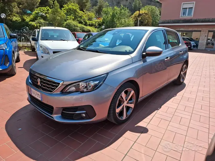 Peugeot 308 2018 photo 2