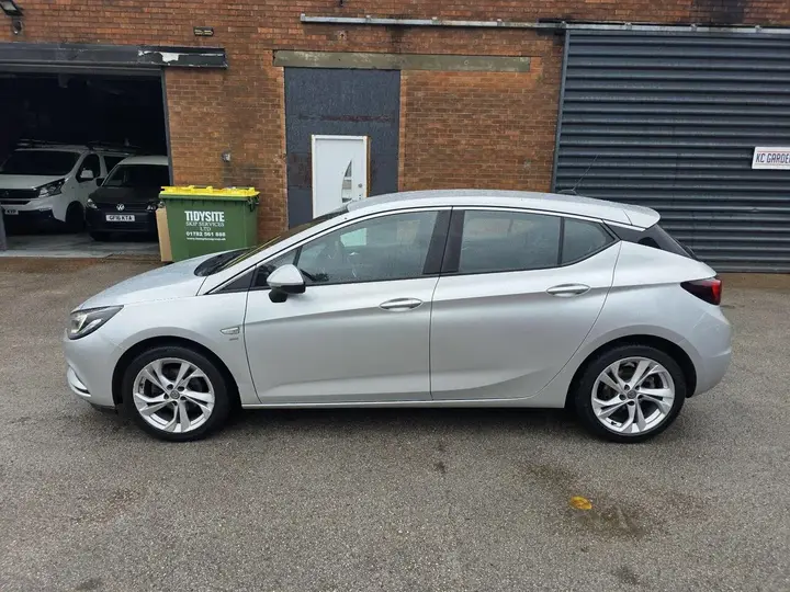 Vauxhall Astra 2019 photo 3